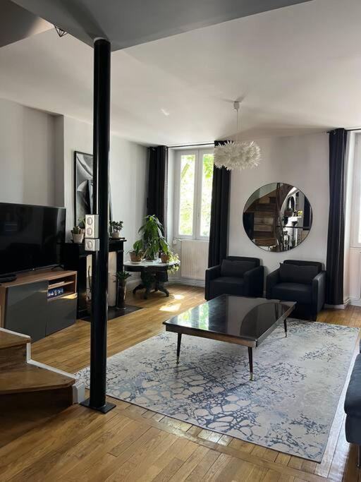 Duplex De Charme En Centre Ville Avec Terrasse 布里夫拉盖亚尔德 外观 照片
